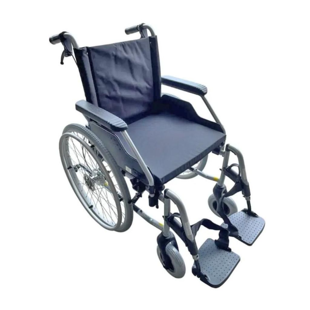Premium letvægtskørestol m. ledsagerbremse | Meyra