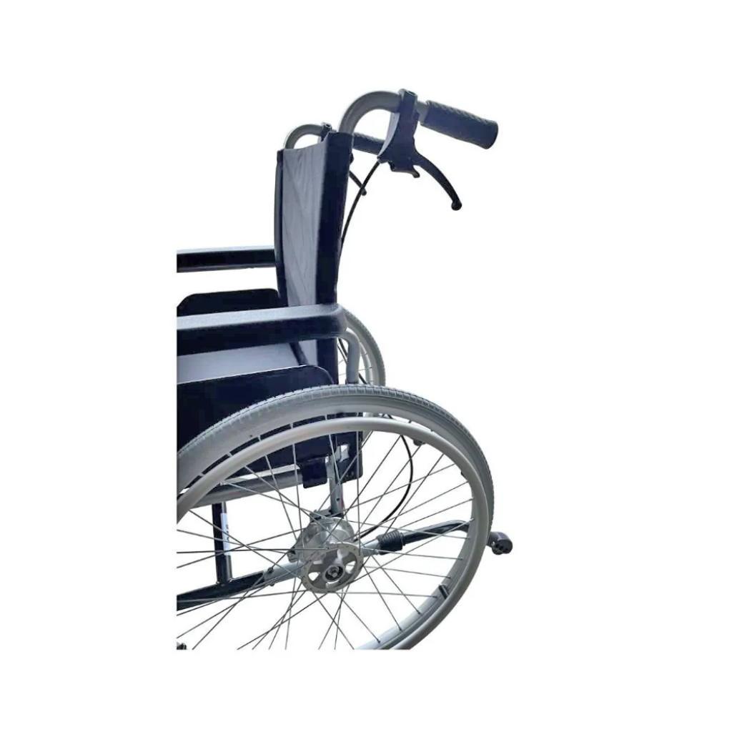 Premium letvægtskørestol m. ledsagerbremse | Meyra